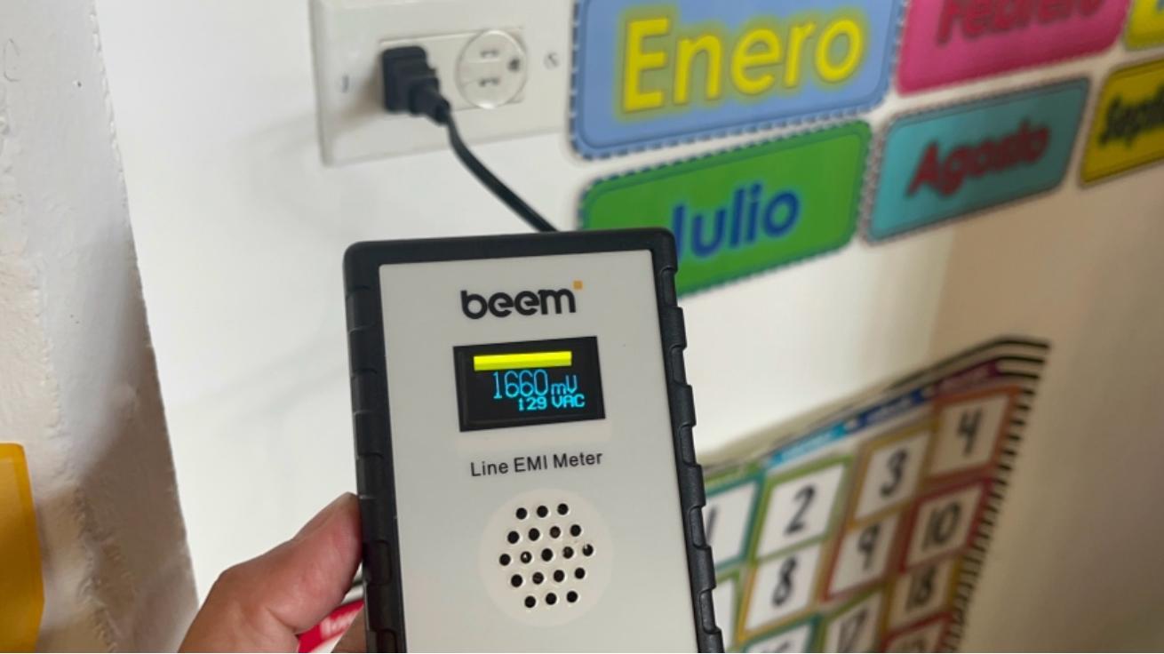 BEEM Line EMI Meter 1660 mV · Electricidad sucia en aula